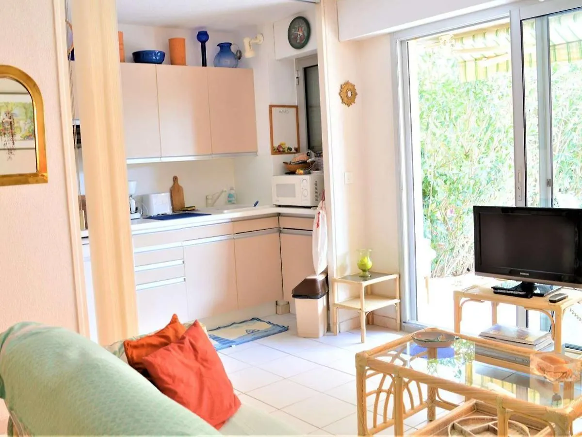 Appartement 3 Pieces Avec Terrasse Proche Plage A Cavalaire-Sur-Mer - Fr-1-226B-66