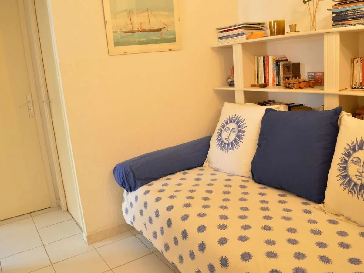 Appartement 3 Pieces Avec Terrasse Proche Plage A Cavalaire-Sur-Mer - Fr-1-226B-66 0*,  Francie